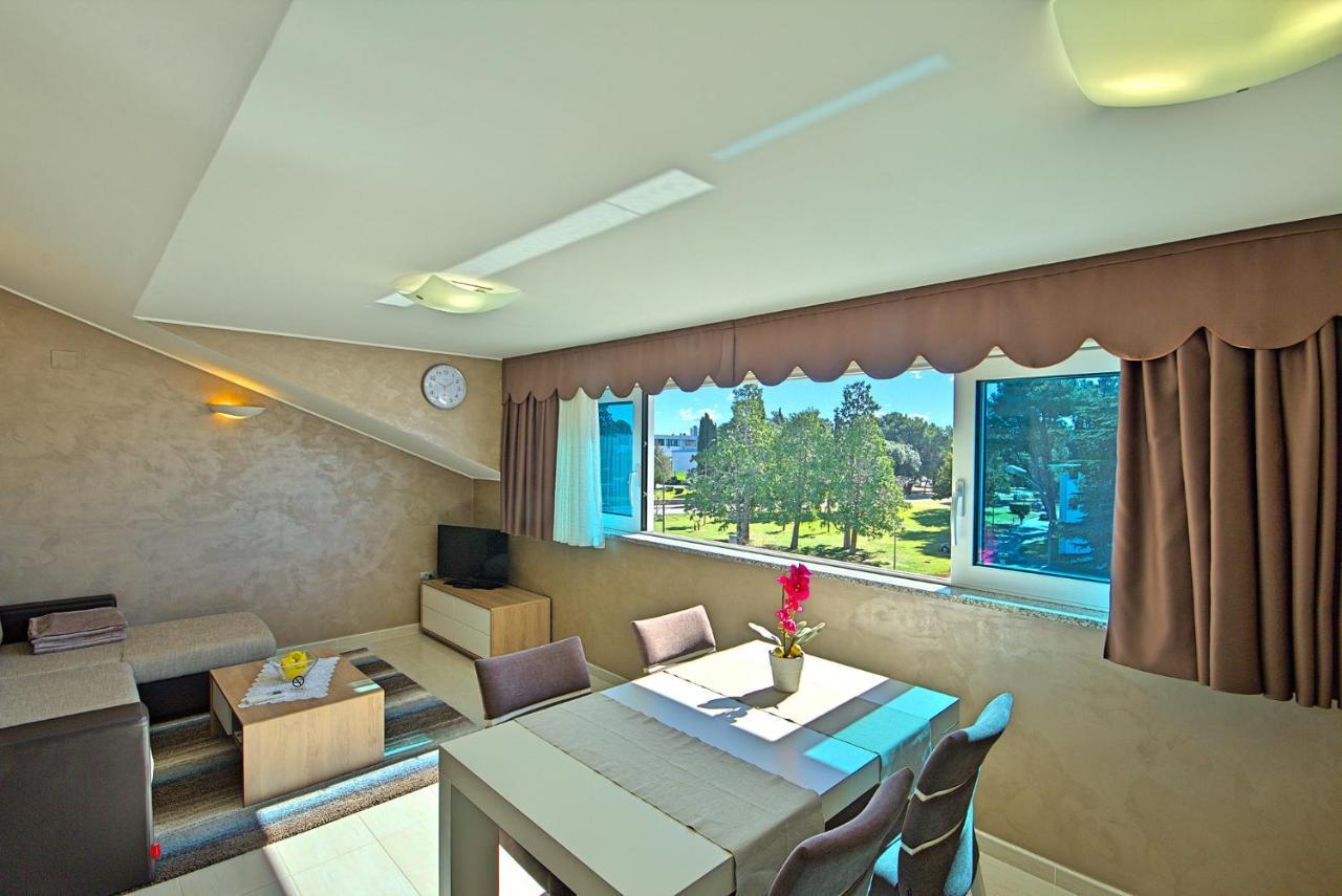 Apartments Riva-Interauto Umag Exterior foto